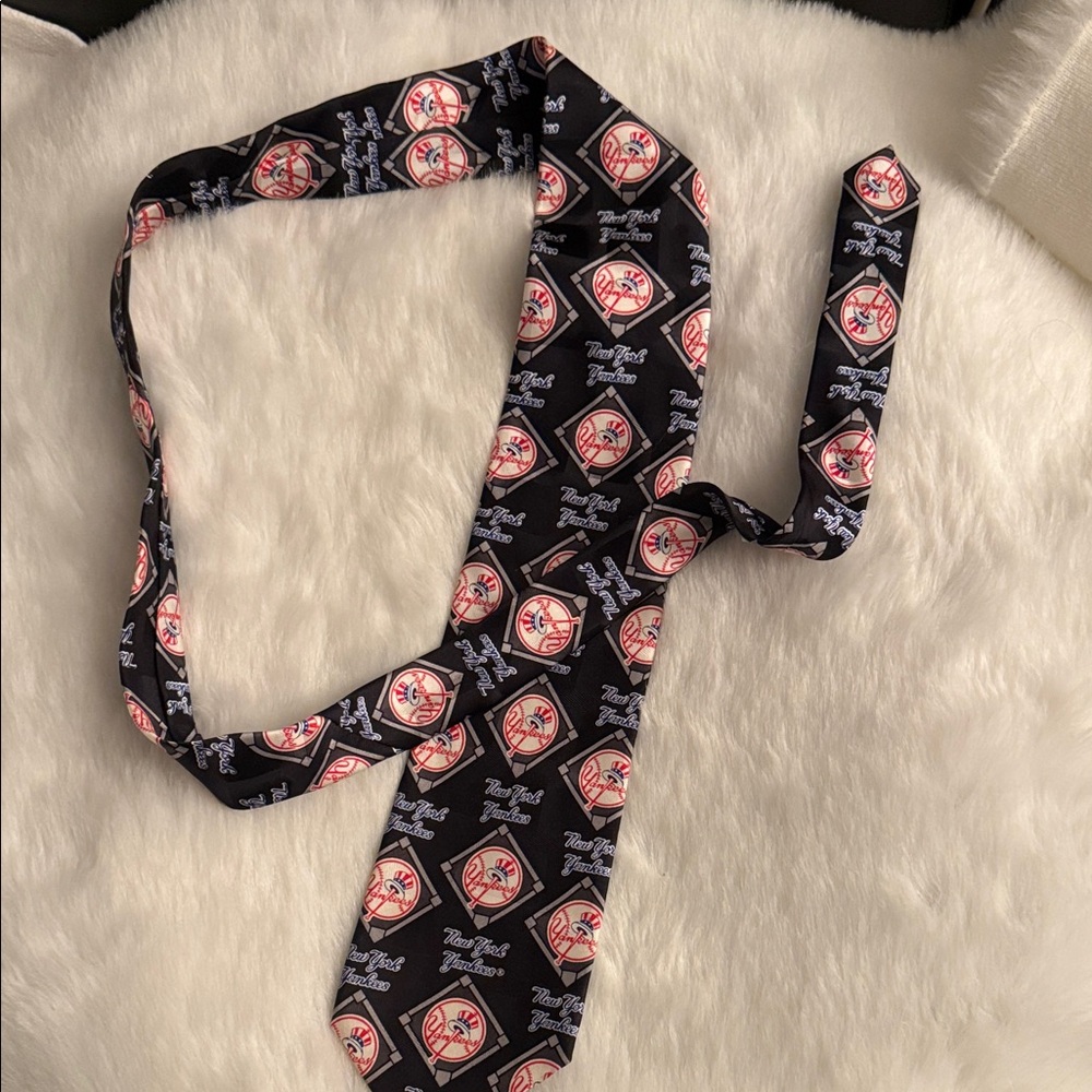 Yankees Tie ..RM Sport